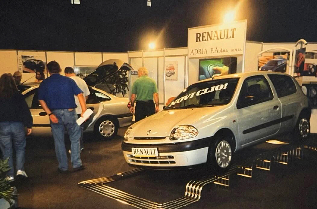 Redovi su se protezali do ulice, svi su ga htjeli: Ovaj auto je povezao cijelu Hrvatsku